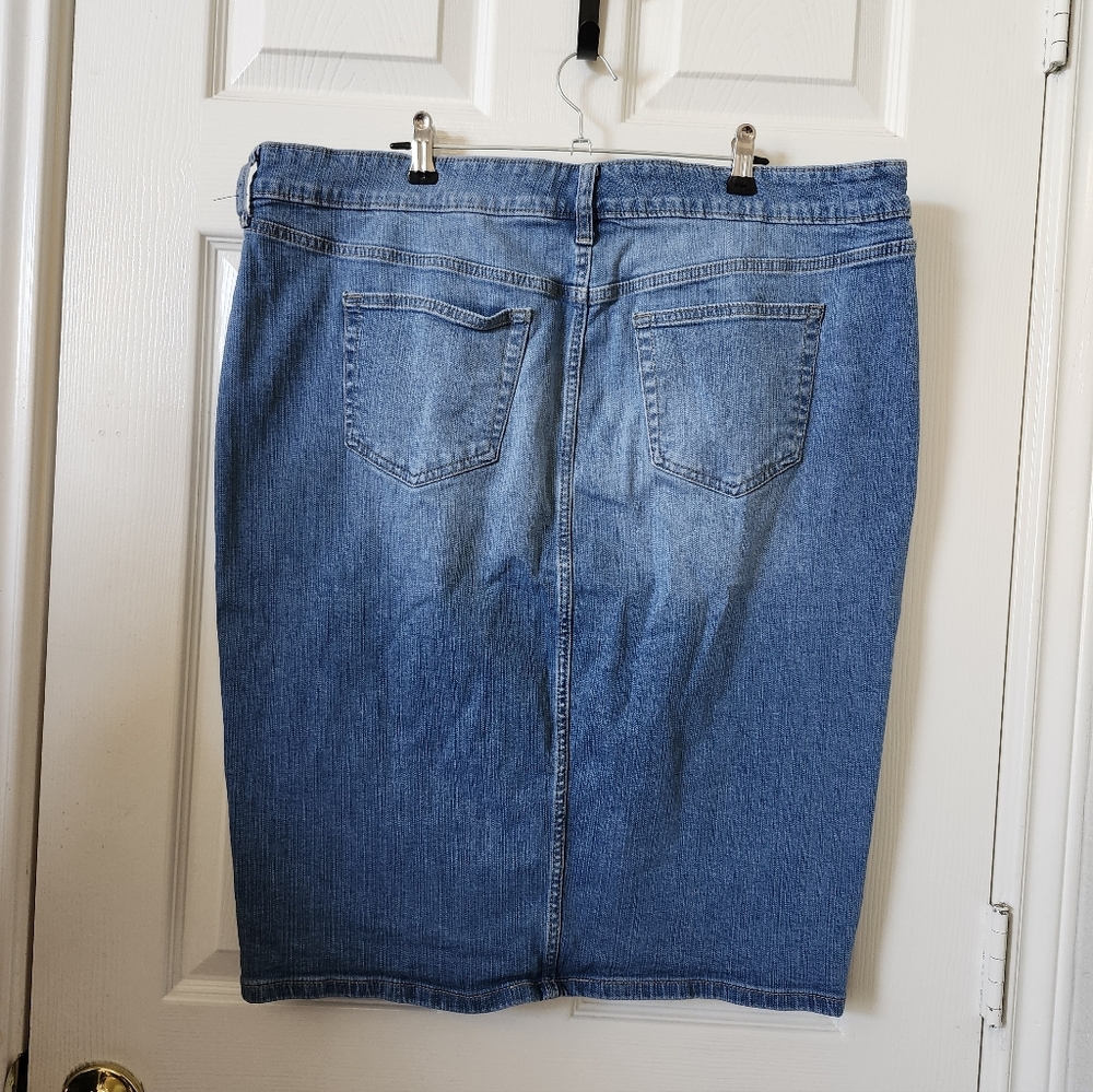 torrid Medium Blue Denim Skirt with Button Detail - Picture 6 of 8
